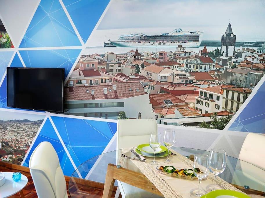 Downtown 5min Marina + 2 Bedroom + Parking Leilighet